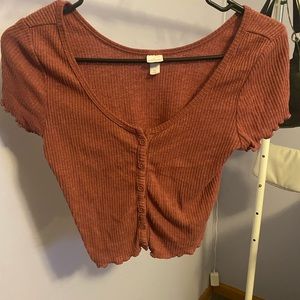 colsie burgundy/marron rib nit cropped short sleeve button up shirt